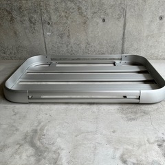 THULEアルミルーフキャリアの画像