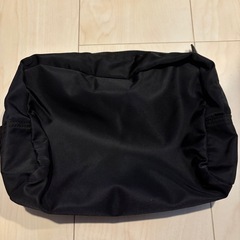 プラダテッシュケースとポーチ美品の画像