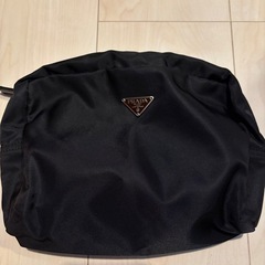 プラダテッシュケースとポーチ美品の画像