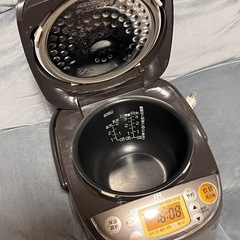 Zojirushi  IH炊飯ジャーNP-GF05型の画像