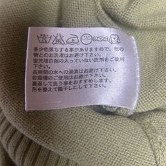 ユニクロ　薄手セーター　サイズ：Lの画像
