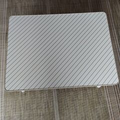 折りたたみ式小型テーブルの画像