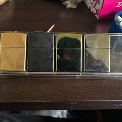 ZIPPO まとめ売り 4点セット（ブラック／ブラス／ミラー／シルバー）の画像
