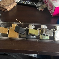 ZIPPO まとめ売り 4点セット（ブラック／ブラス／ミラー／シルバー）の画像