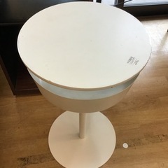 【トレファク神戸新長田店 買取/販売】取りに来られる方限定！IKEAのサイドテーブルご紹介ですの画像
