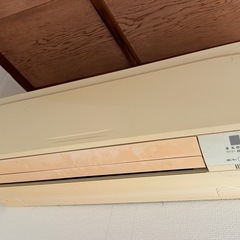エアコンと室外機の画像