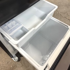 札幌市内配送可 【6ヵ月保証付き】美品 23年製 Hisense ハイセンス 162L 2ドア冷蔵庫 HR-D16FB 右開き の画像
