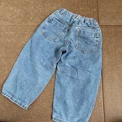 GU バレルレッグジーンズ　110の画像