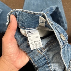 GU バレルレッグジーンズ　110の画像