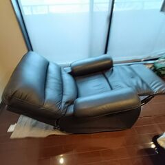 電動リクライニングソファ（シングル）黒色（ニトリ購入）の画像
