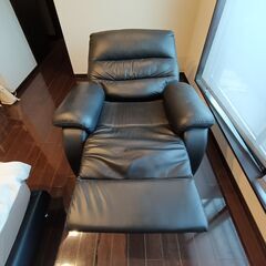 電動リクライニングソファ（シングル）黒色（ニトリ購入）の画像