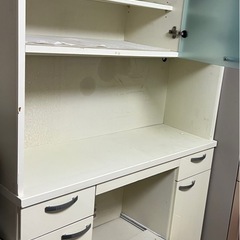 食器棚の画像