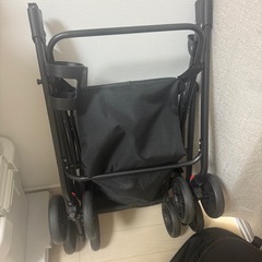 中型犬　折りたたみ可能のペットカート　の画像