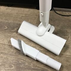 Panasonic パナソニック コードレス掃除機 MC-SB33J 充電式 2024年製 動作品 25j菊STの画像