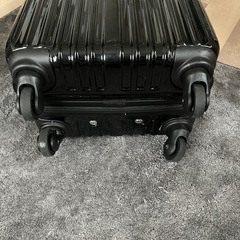 スーツケース　黒の画像