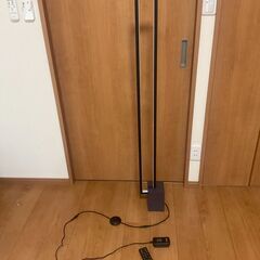 VENTOTA フロアライト Locca ブラック｜リモコン・フットスイッチ付き 間接照明（美品・6000円）の画像