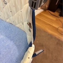蚊帳付きキャスター付きベビーベッドの画像