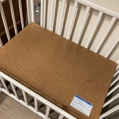 【1,300円】ベビーベッド（ホワイト・標準サイズ）半年使用の画像