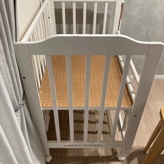 【1,300円】ベビーベッド（ホワイト・標準サイズ）半年使用の画像