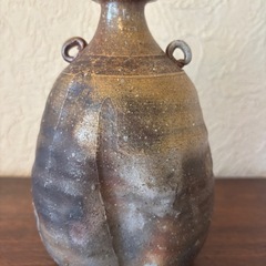 陶器の花瓶の画像