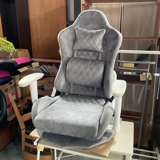 ロータイプのゲーミングチェア　グレー　中古