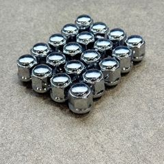 ジムニー新車外し　ナット　20個の画像