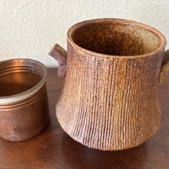 陶器の花瓶の画像