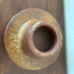陶器の花瓶の画像