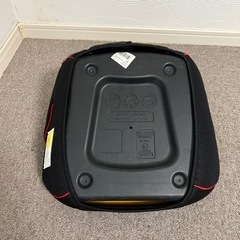 ブースターシート 黒 メッシュ サイドサポート付きの画像