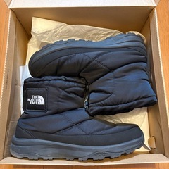 10/18まで！
THE NORTH FACE デナリベスト&ヌプシブーツの画像