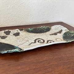 織部焼の陶器皿の画像