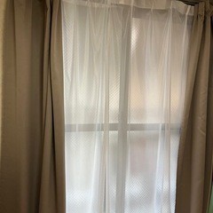 カーテンの画像