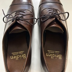 美品BRIDLEN ブリドレンメンズビジネスシューズ ドレスシューズ くつ クツ 紐靴 レースアップシューズ 革靴 ストレートチップ内羽根ビブラムソール Vibramレザー表記8サイズ26全長29.5横幅10.3の画像