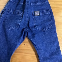 100サイズのズボンです。未使用品の画像