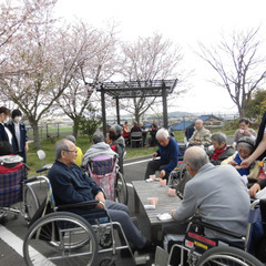 作業療法士（OT）／病院よりハードじゃない！年間休日122日！髪色自由！未経験OK！の画像