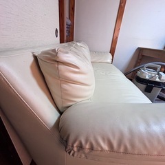 ソファ(かなり使用感あり)の画像