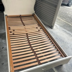 カリモク　シングルベッドの画像