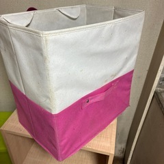 ハローキティ物入れの画像