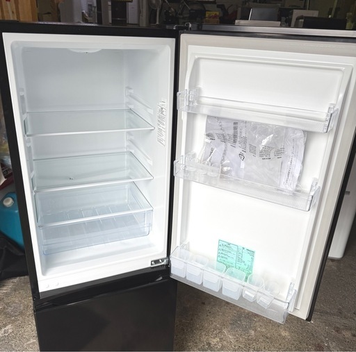 札幌市内配送可 【6ヵ月保証付き】美品 24年製 Hisense ハイセンス 175L 2ドア冷蔵庫 HR-D1701B 右開き