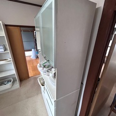 食器棚使用感ありの画像