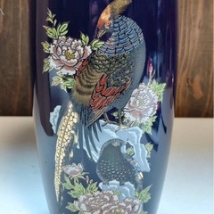 孔雀と牡丹の花瓶の画像