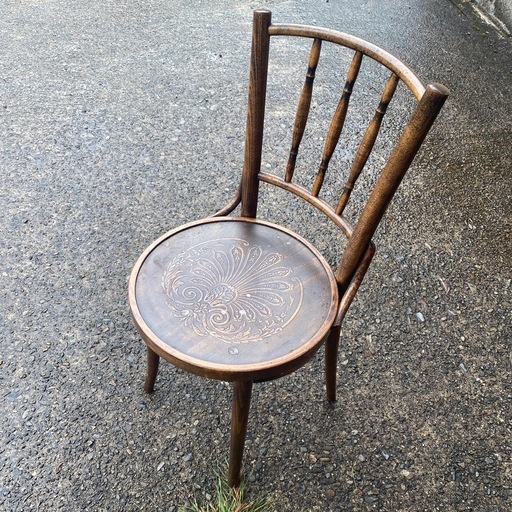 装飾的な木製椅子 アンティーク調　ロココ調　TON ベントウッドチェア　トン