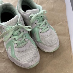 JENNI スニーカー　22センチ の画像