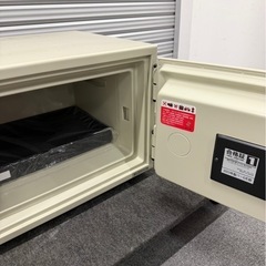 sky safe 金庫　鍵式　大きめ金庫　a4-1kの画像