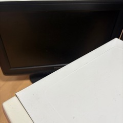 テレビ3台　スピーカー3つ　オーブンレンジの画像