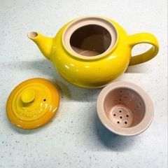 ル・クルーゼ　ティーポットの画像