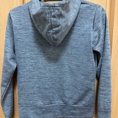 子供用 薄手のパーカー　140の画像