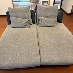日本製ソファ　2023年購入　一人掛けカウチ2台　ヘッドレスト付き　元値23万円の画像
