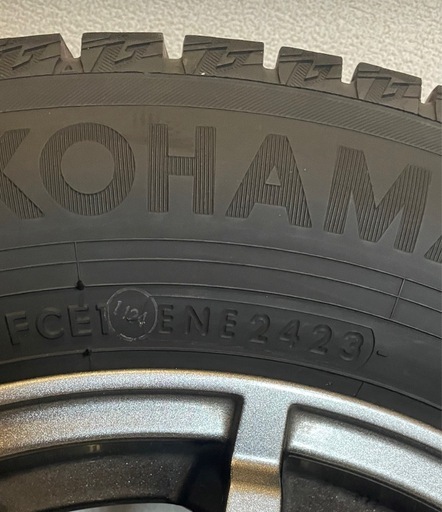 美品ヨコハマ製 アルミホイールとスタットレスタイヤ4本セット+タイヤチェーン
