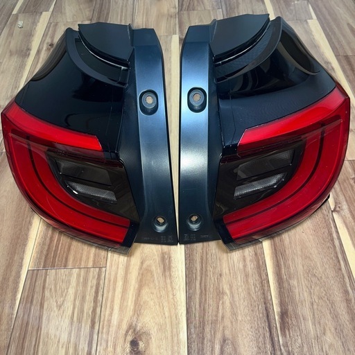 MXPA10 GRヤリス 前期純正 LED テールランプ KOITO K0-10